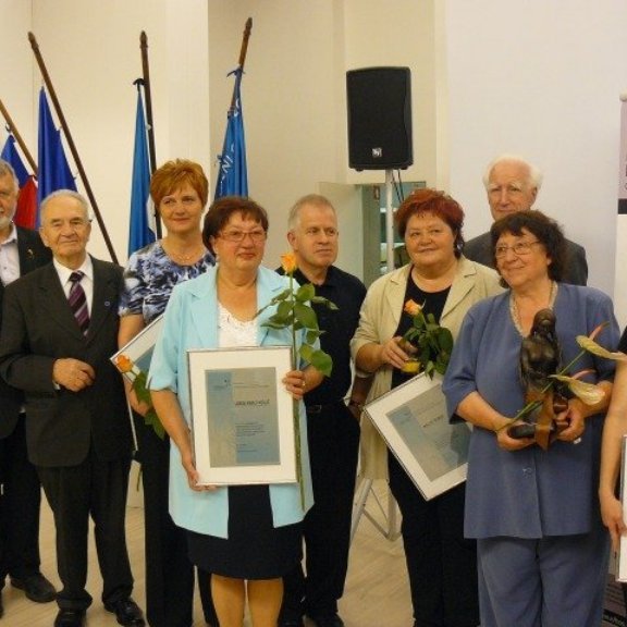 Prejemniki priznanj NFHOS in kipca dobrote 2011